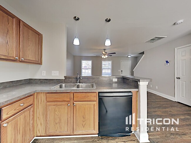 Building Photo - 2433 Terra Dr