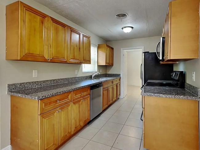 Building Photo - 1234 Wynnewood Dr