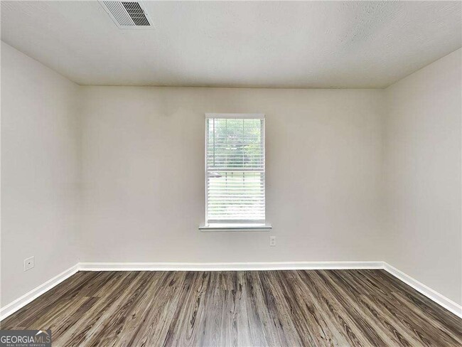 Building Photo - 244 Hale Haven Dr