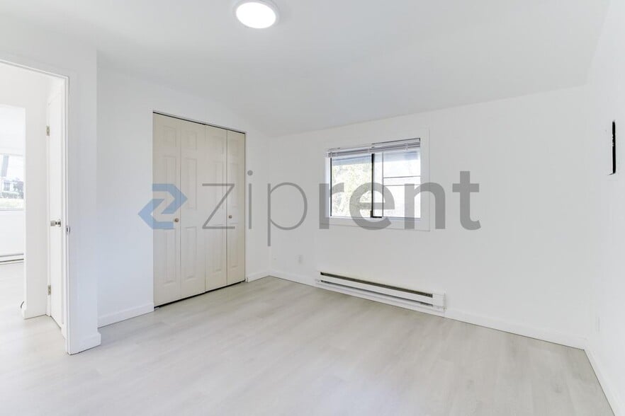 Building Photo - 2717 S 125th St