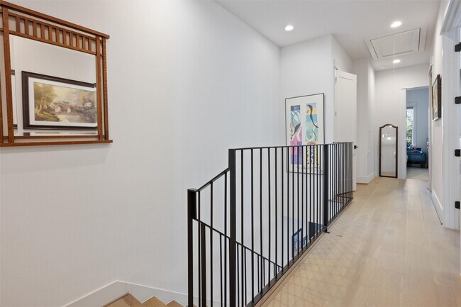 Building Photo - 1136 Adele St