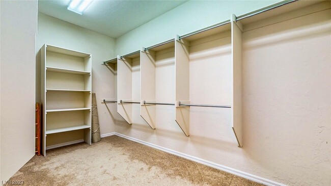 Building Photo - 348 Hanbury Manor Ln