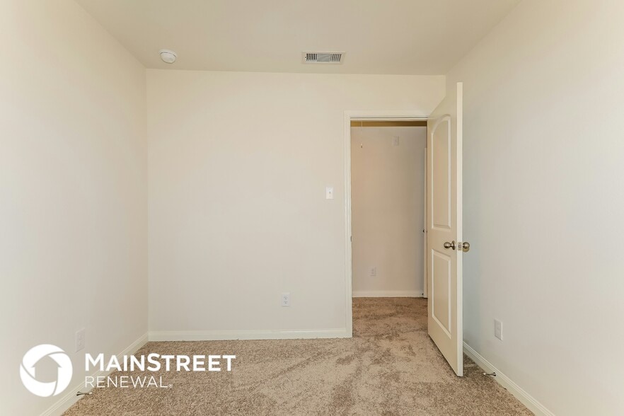 Building Photo - 26869 Steinbeck Dr