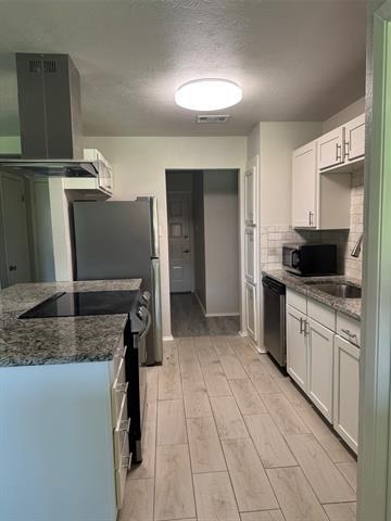Building Photo - 4211 Spring Brook Dr