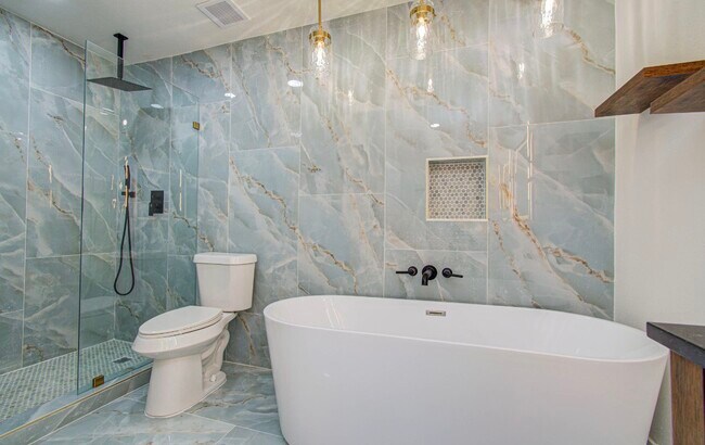 Building Photo - 14231 Misty Meadow Ln