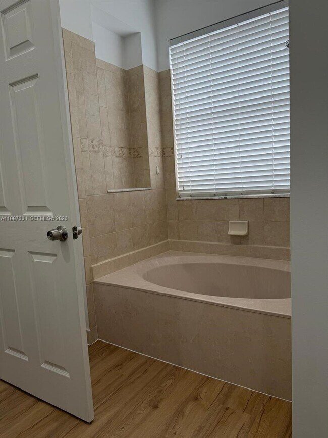 Building Photo - 14934 SW 41st Ln