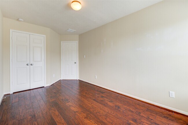 Building Photo - 8422 Sunset Loch Dr