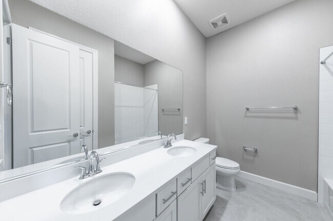 Building Photo - Immaculate New Build Just Steps from Laker...