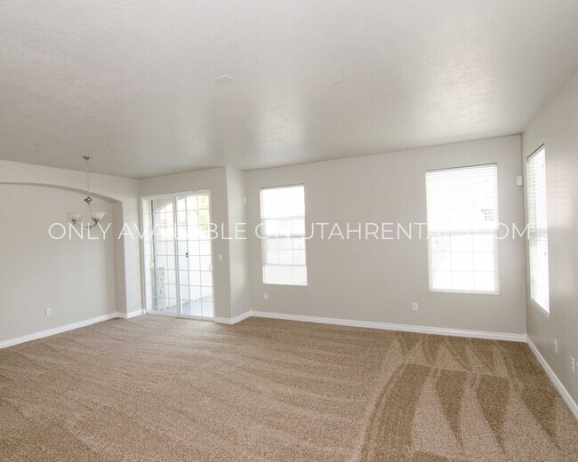 Building Photo - 1054 W 70 N