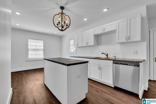 Building Photo - 305 Sterrett Ave