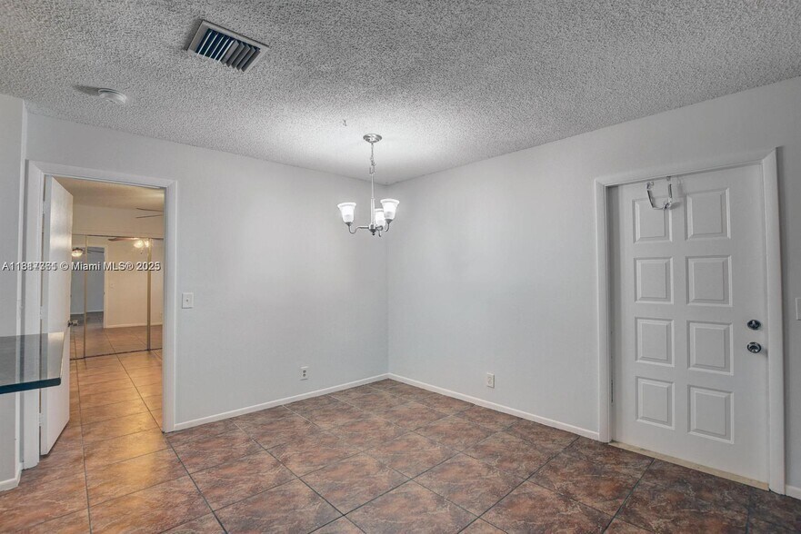 Building Photo - 29 Crossings Cir