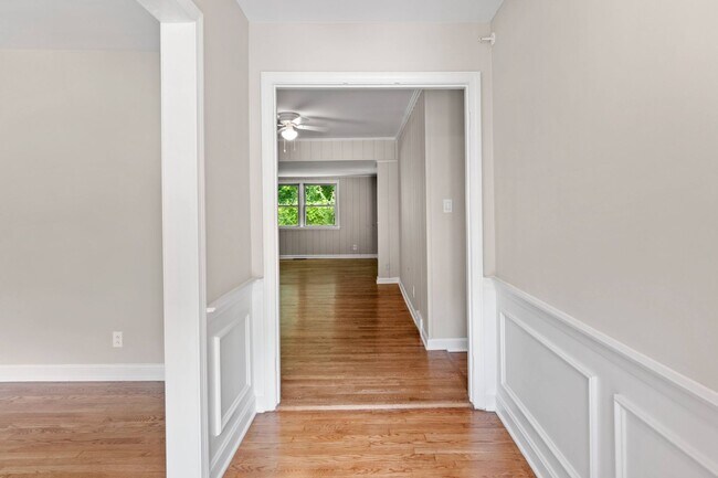 Building Photo - Introducing a newly renovated 3 bedroom, 2...