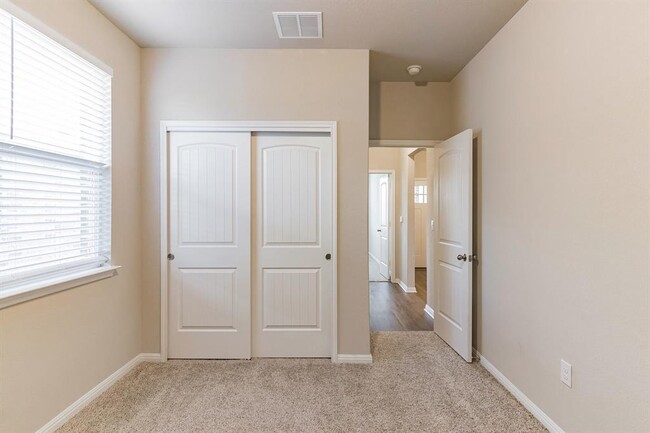 Building Photo - 2001 Fairhaven Gtwy