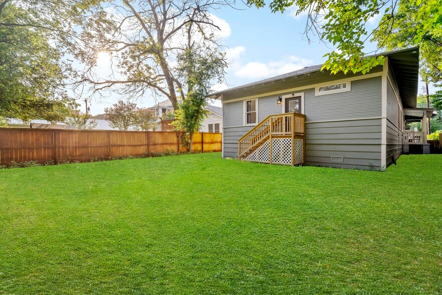 Building Photo - 506 E Evergreen St