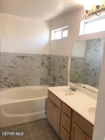 Building Photo - 13700 Paseo Rico Cir