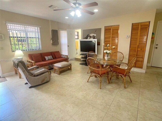 Building Photo - 15529 SW 69th Terrace