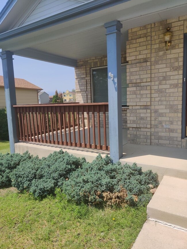 Building Photo - Beautiful 4 Bedroom Ranch Style Home Avail...