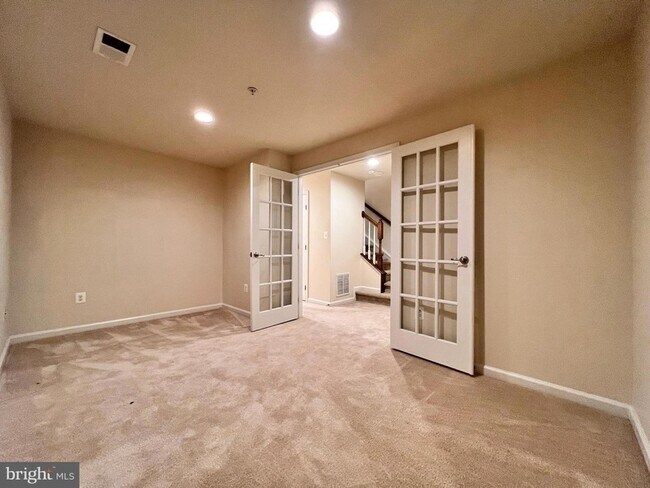 Building Photo - 22730 Autumn Breeze Ave