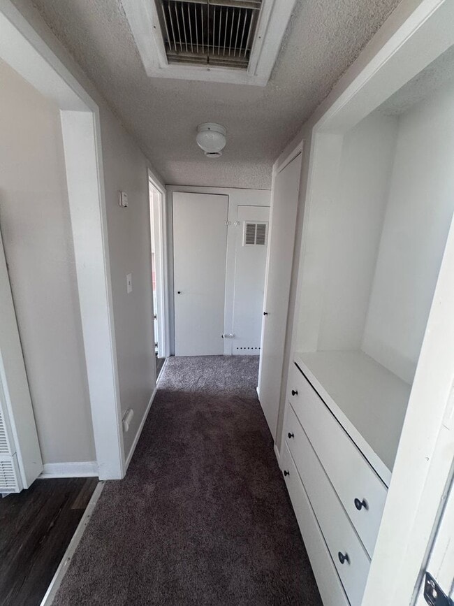 Building Photo - 671-677 Illinois Avenue