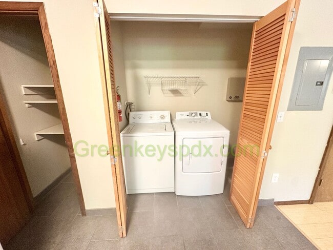 Building Photo - Gorgeous two bedroom in St. John’s!