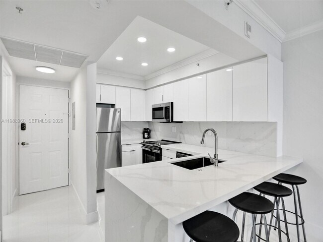 Building Photo - 2501 S Ocean Dr