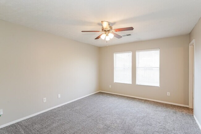 Building Photo - 2109 Carlton Ln