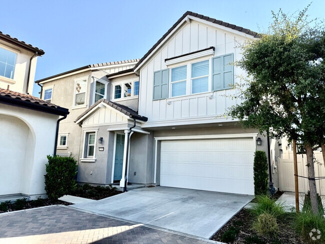 Building Photo - 12329 Primrose Ave
