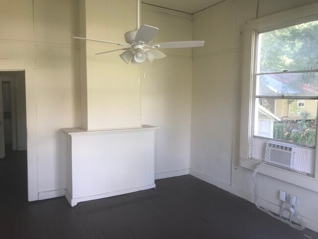 Building Photo - 719 N Madison