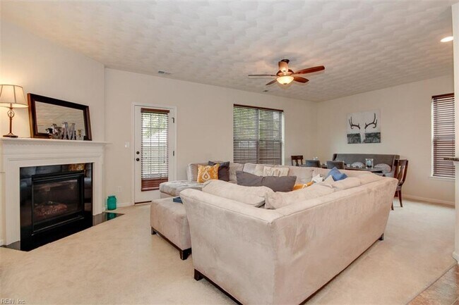 Building Photo - Glenwood Single family 4 bedroom 3.5 Baths