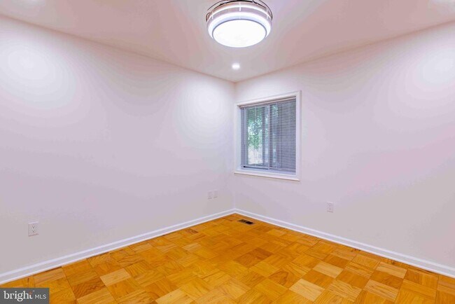 Building Photo - 1 Stonehenge Cir