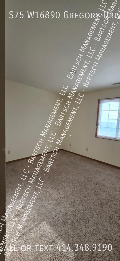 Building Photo - S75W16890-W16890 Gregory Dr