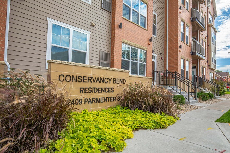 Building Photo - Conservancy Bend