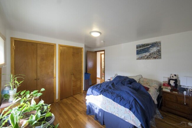 Building Photo - 117 N Butz St