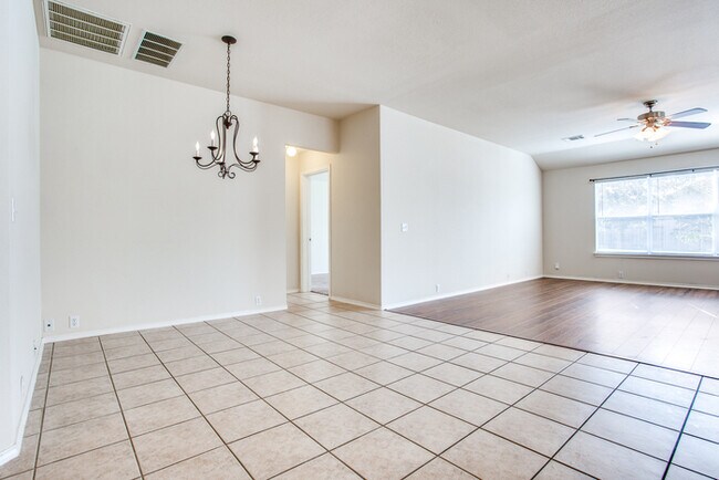Building Photo - 612 Arrowood Pl