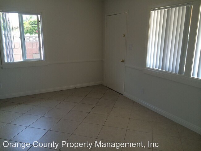 Building Photo - 714-718 W 20th St