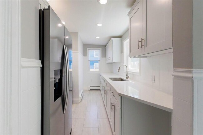 Building Photo - 41 Almy St