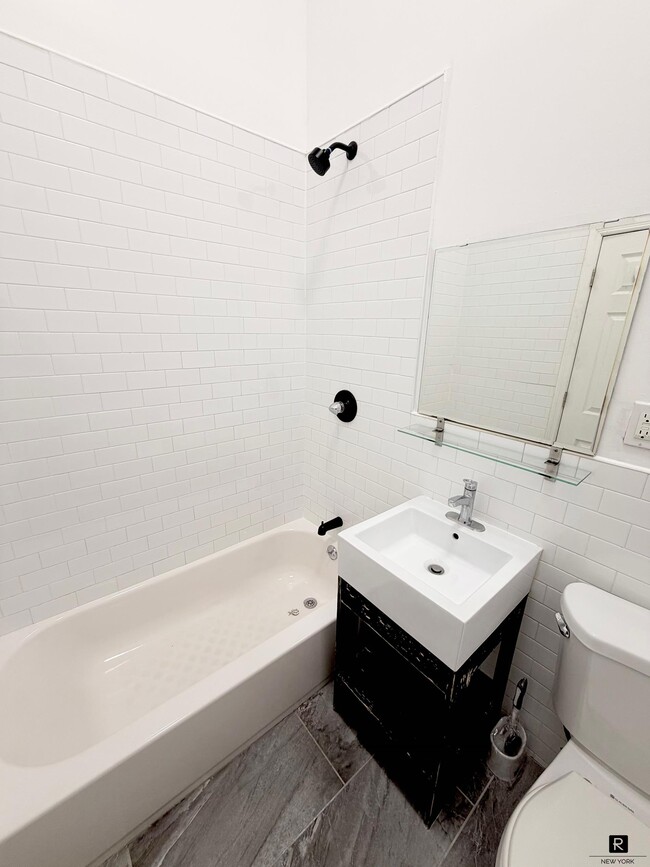 Building Photo - 211 Wyckoff Ave