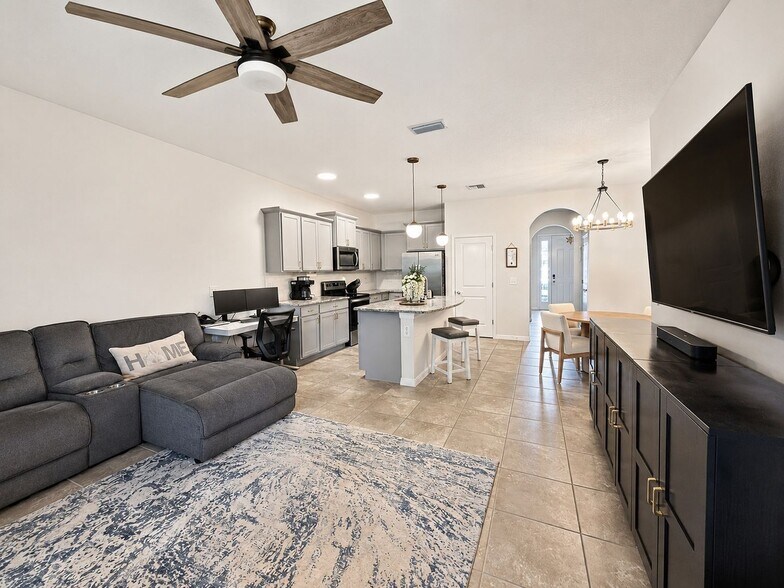 Building Photo - 6604 Serenity Fall Ln