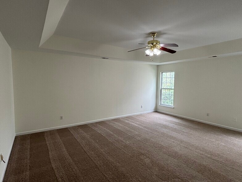 Building Photo - 15938 Wayland Dr