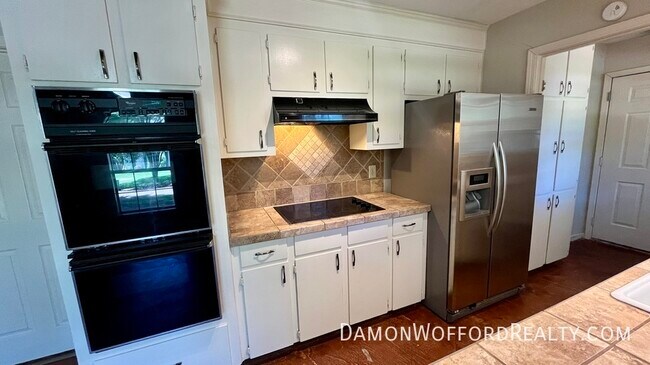 Building Photo - 308 Woodrun Dr