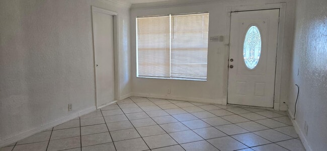 Building Photo - 112 Newton Rd