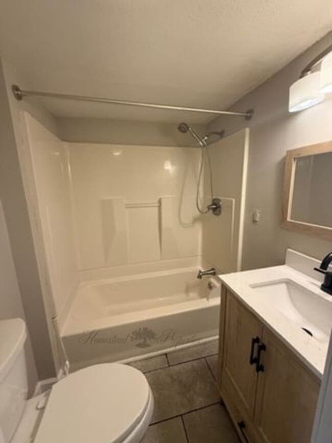 Building Photo - 3 Bed 2 Bath Home on Blakemore Circle