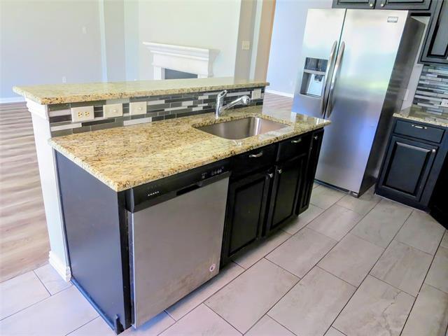 Building Photo - 8376 Davis Dr