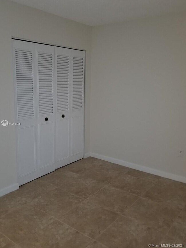 Building Photo - 8005 SW 107th Ave