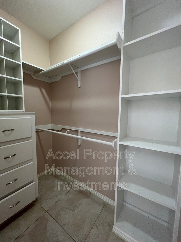 Building Photo - 3911 Inez St