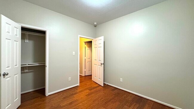 Building Photo - 8923 Willow Wind Ln