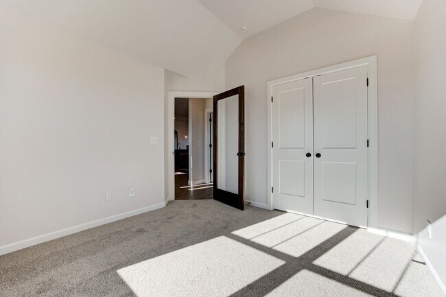 Building Photo - Newer home Available Noble OK