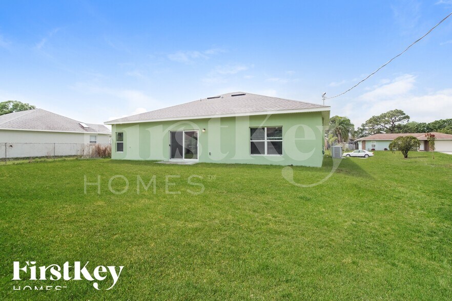 Building Photo - 1021 Locust Ave