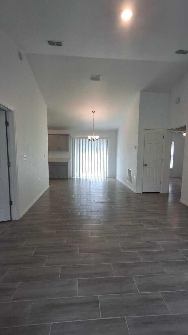 Building Photo - 19850 Eagle Dr