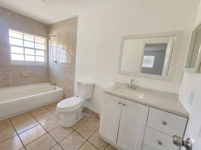 Building Photo - 7931 SW 7th Pl
